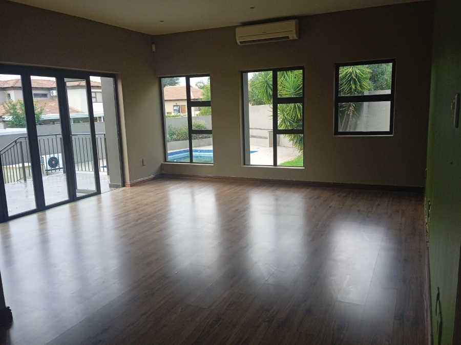 To Let 5 Bedroom Property for Rent in Xanadu North West